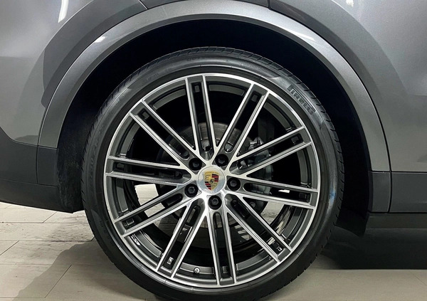 Porsche Cayenne cena 399000 przebieg: 74921, rok produkcji 2019 z Goniądz małe 781